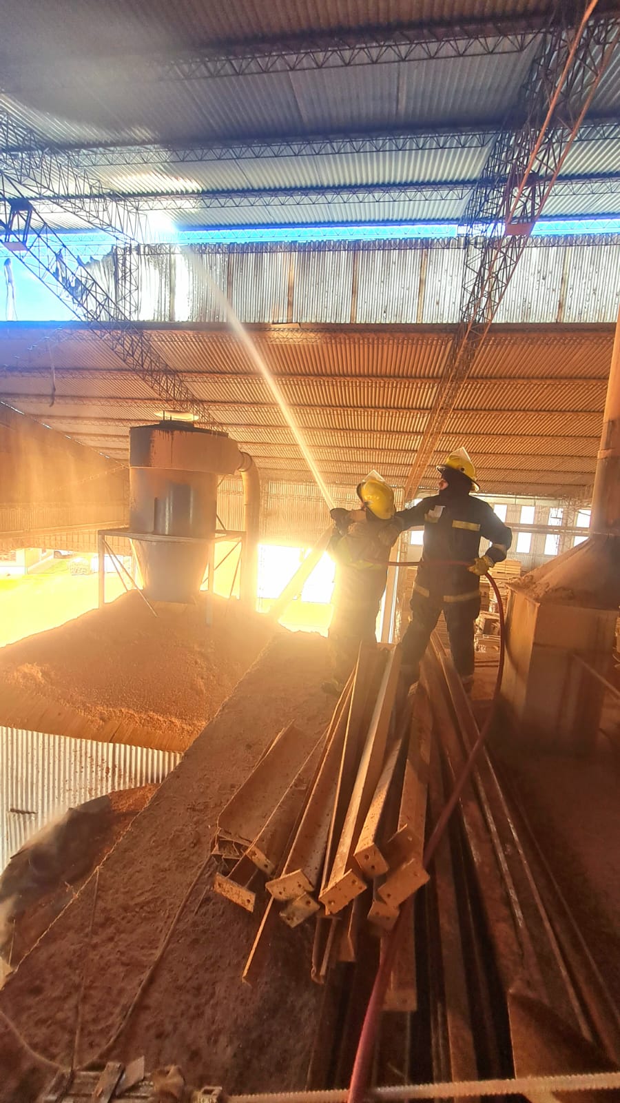 Controlaron un principio de incendio en un aserradero de 9 de Julio y no hubo heridos 3